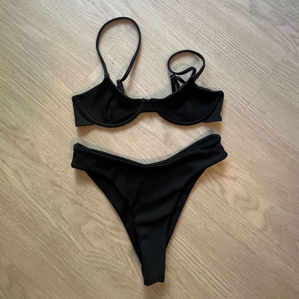 Black Bikini